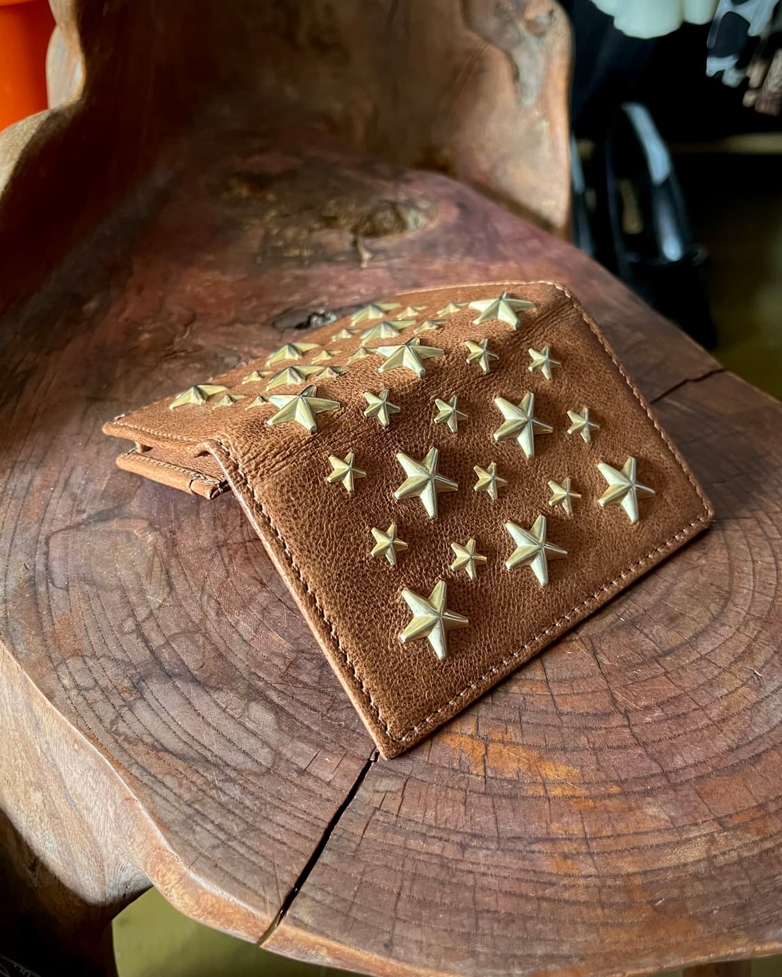 2010‘s JIMMY CHOO Star Studs Half Wallet 상품이미지4