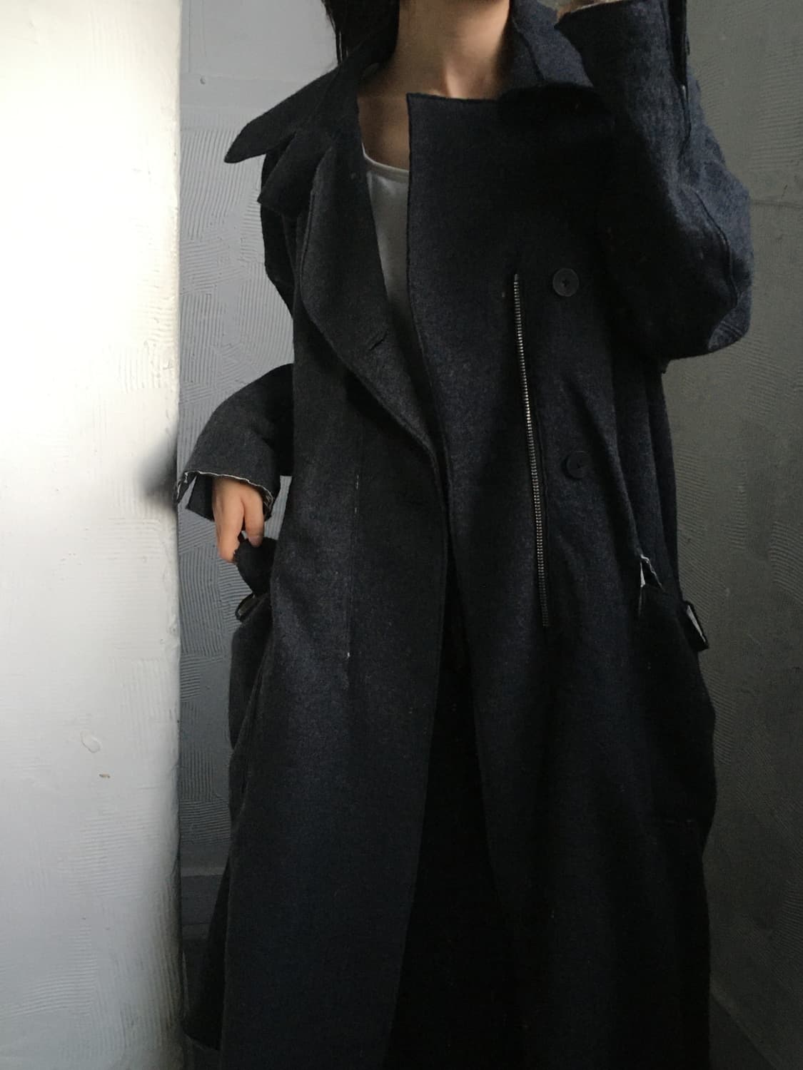 TRANSIT 트랜짓 딥차콜 컬러 집업 롱 코트 상품이미지1