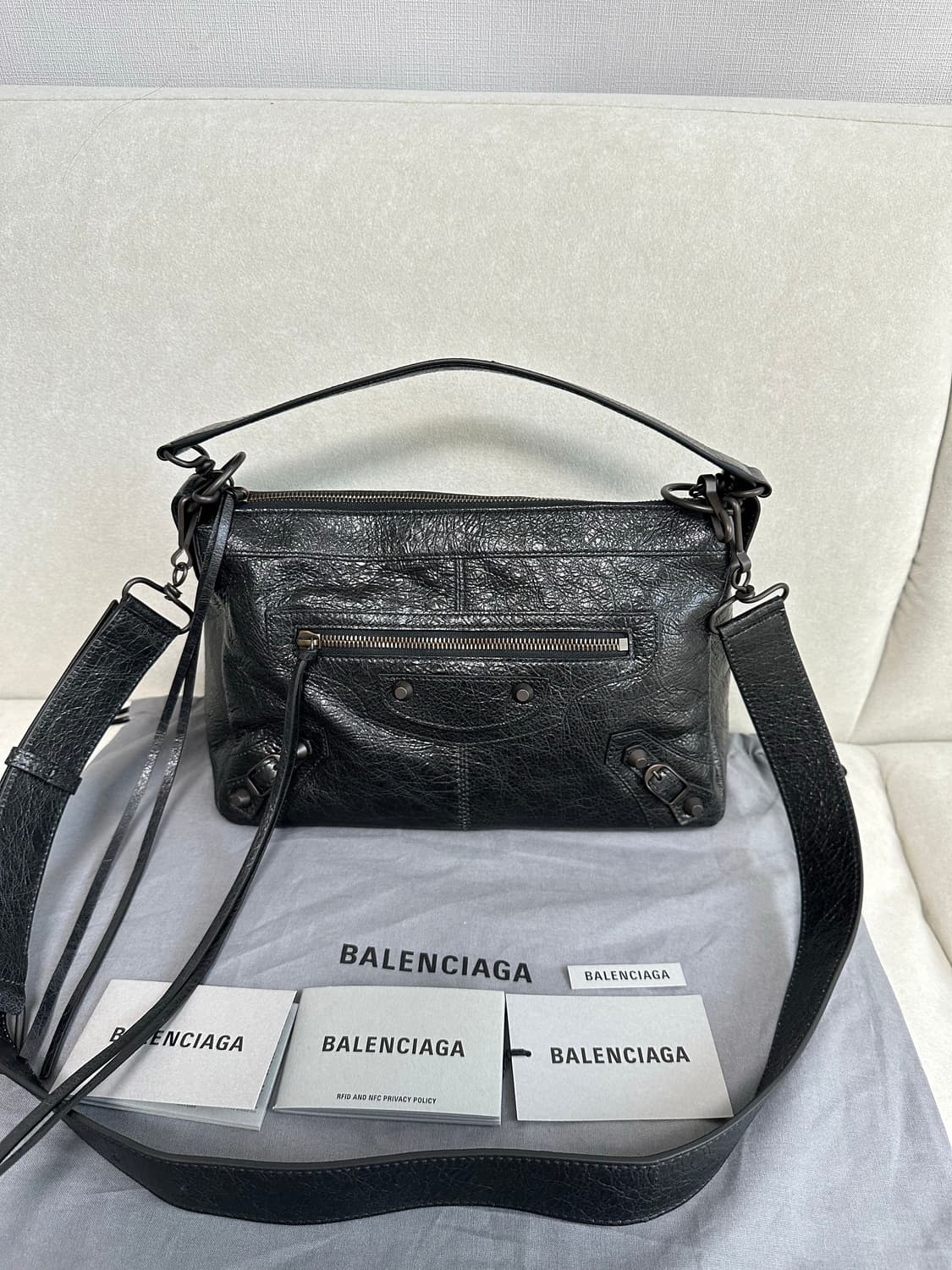 [새상품급 정품] 발렌시아가 르 시티 모터백 모토 블랙 상품이미지1