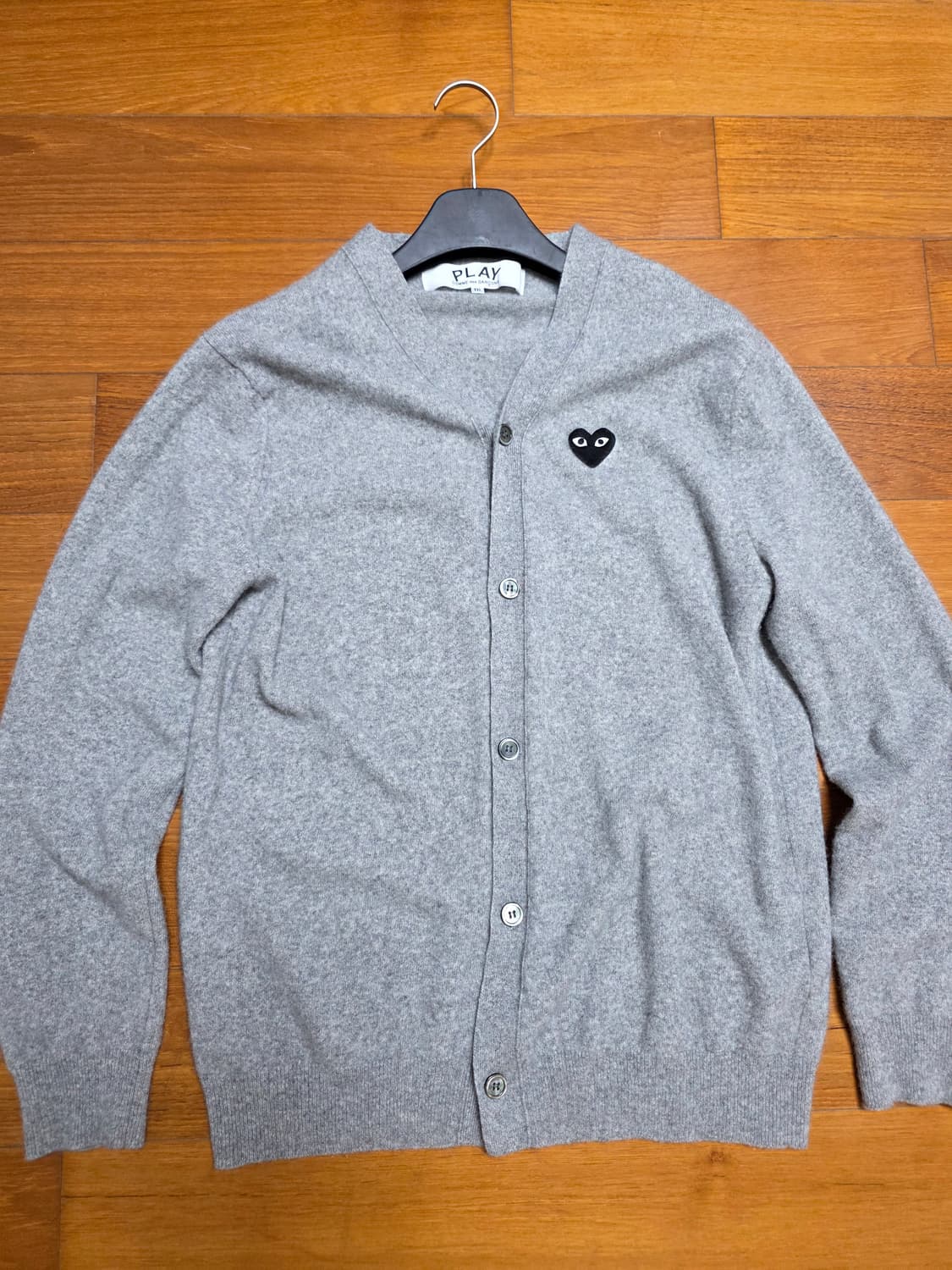 [2XL]꼼데가르송 플레이 블랙 하트 니트 가디건 그레이 상품이미지1