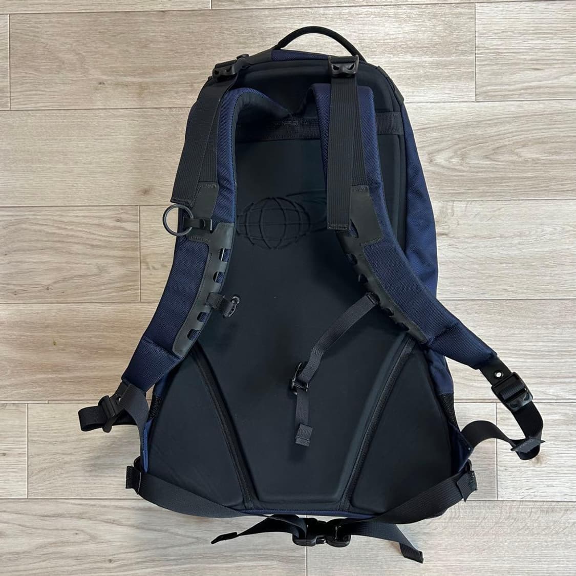 아크테릭스 x 빔즈 아로 22L 네이비 블랙 상품이미지9