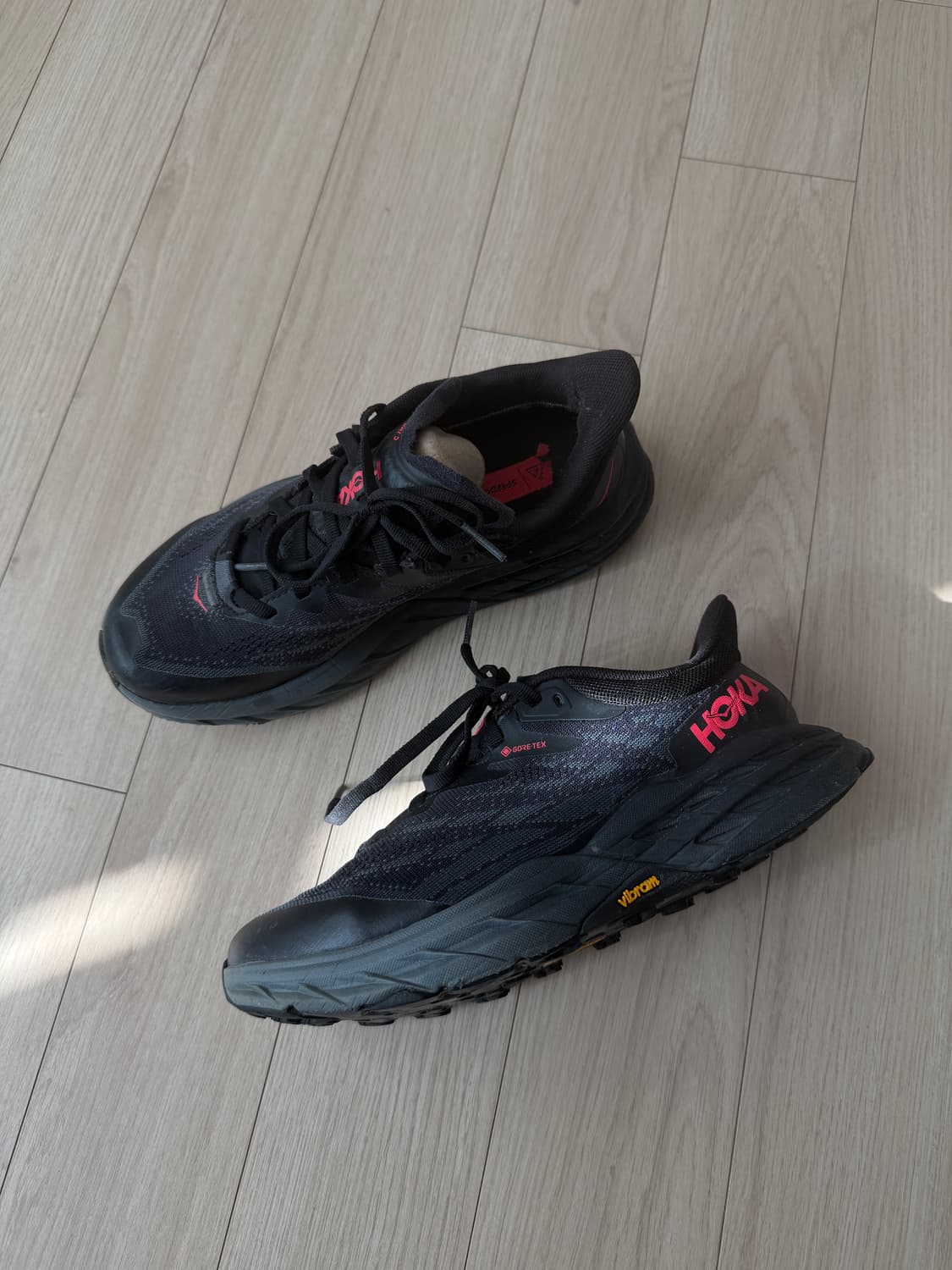 호카 스피드고트 5 GTX 블랙 여성 225 상품이미지3