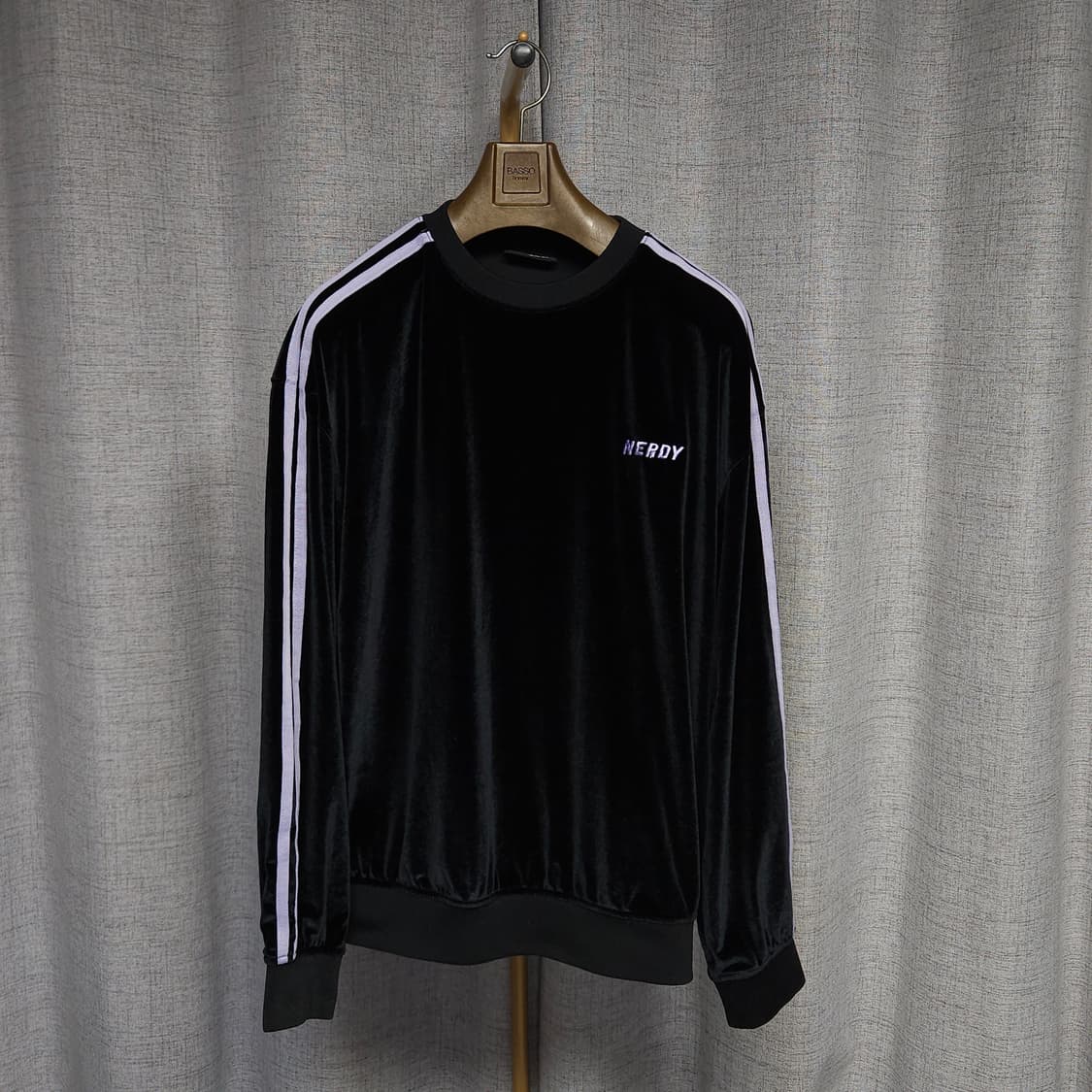 M ) 널디 벨벳 연보라 블랙 맨투맨 상품이미지3