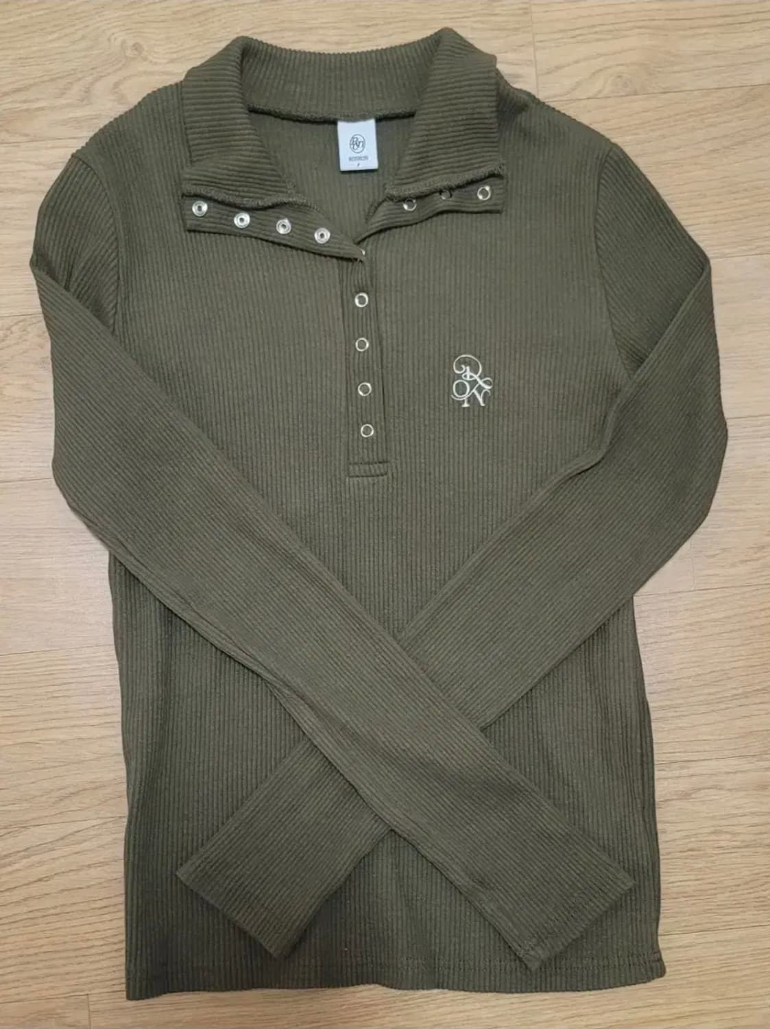 론론 하이넥 롱슬리브 카키 상품이미지1