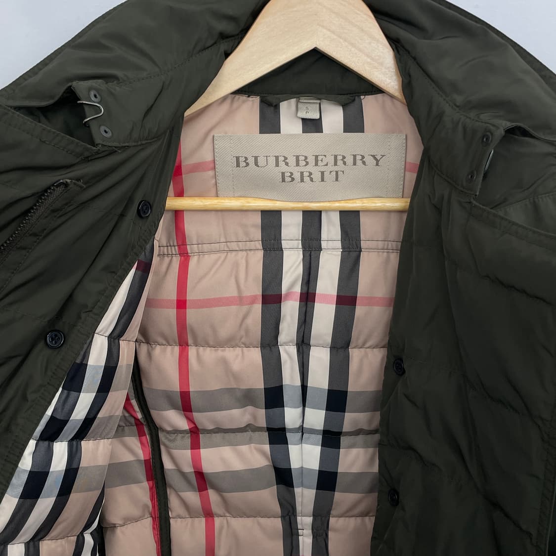 버버리 벨티드  패딩 코트  상품이미지8