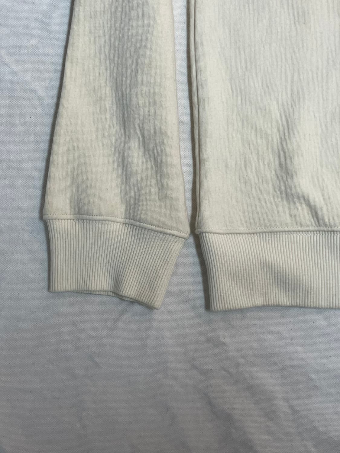 에센셜 맨투맨 상품이미지4