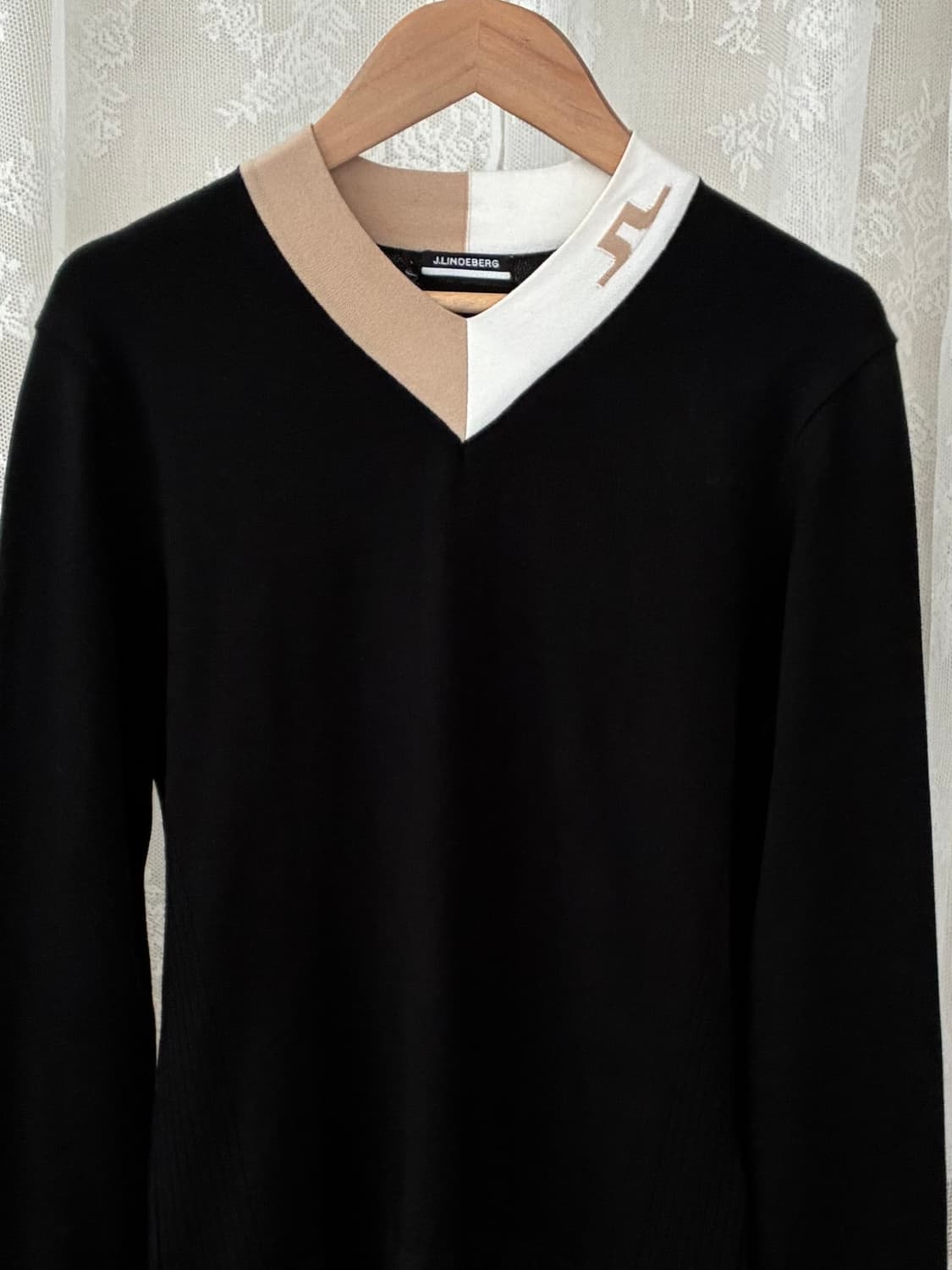 S) 제이린드버그 여성 브이넥 니트 블랙 상품이미지3
