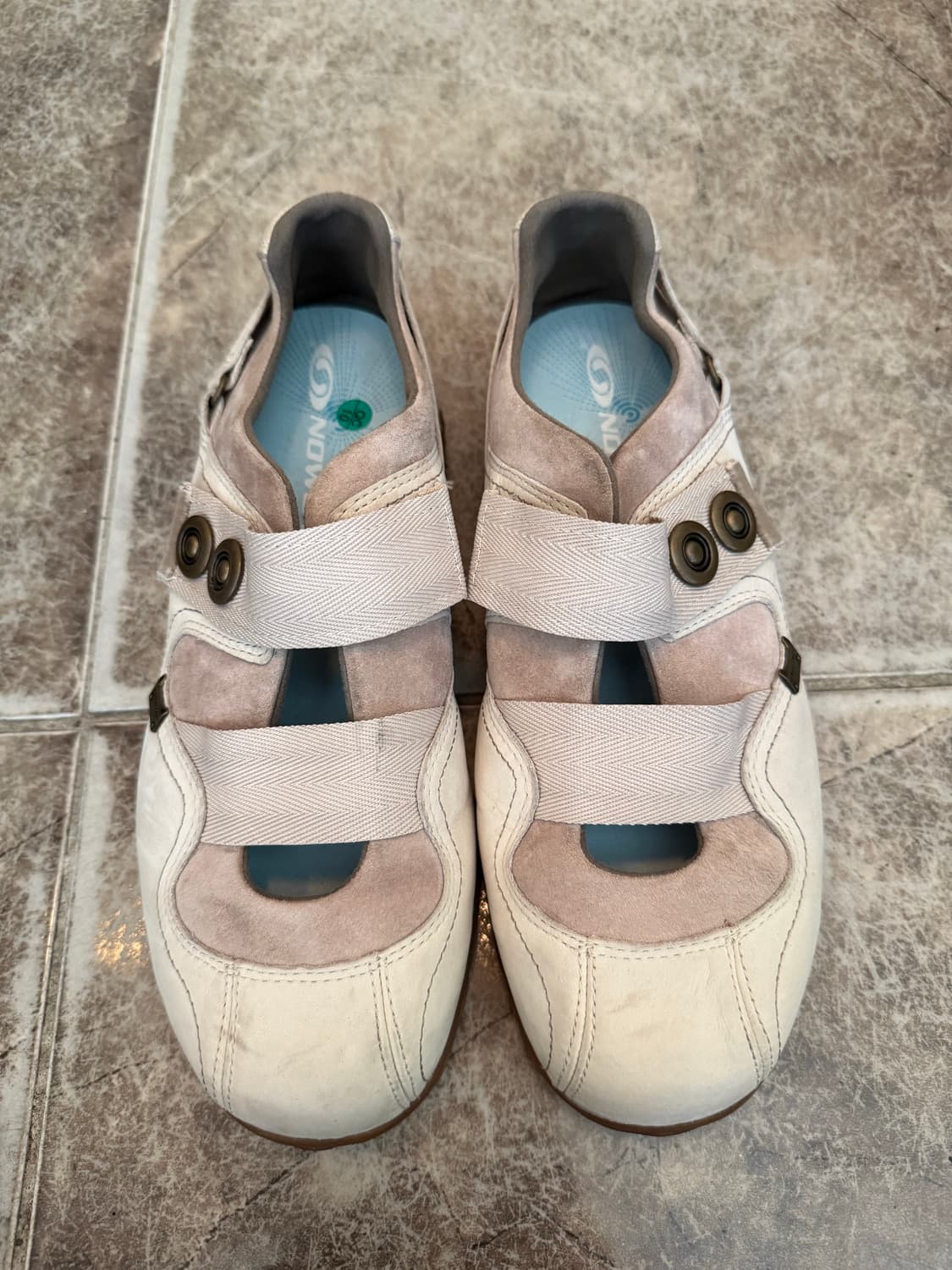 살로몬 스웨이드 스트랩 빈티지 메리제인 플랫슈즈 250 상품이미지1