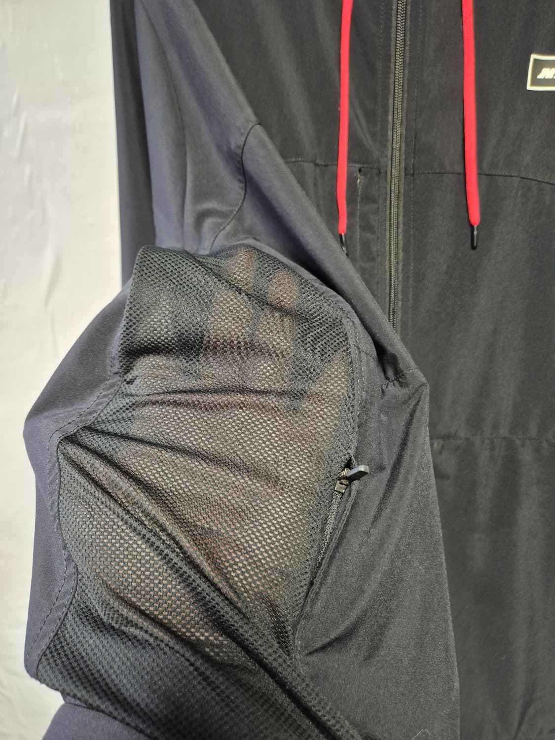 나이키 블랙 클래시 스포츠 트레이닝드라이핏 바람막이 XL사이즈(상태A급) 상품이미지4