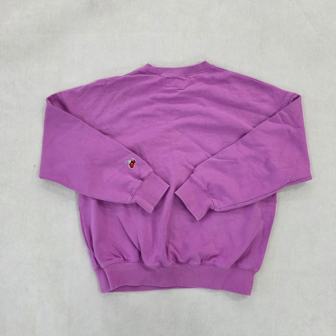 1 키르시 빅체리 로고 맨투맨 0224J 상품이미지2