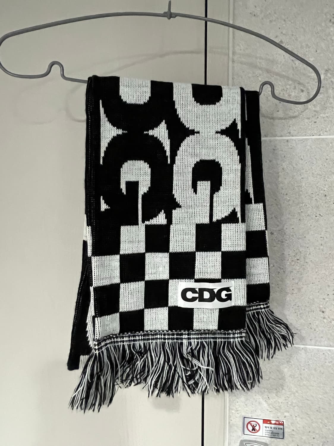 CDG 목도리 로고 체크 머플러 화이트 블랙 상품이미지1