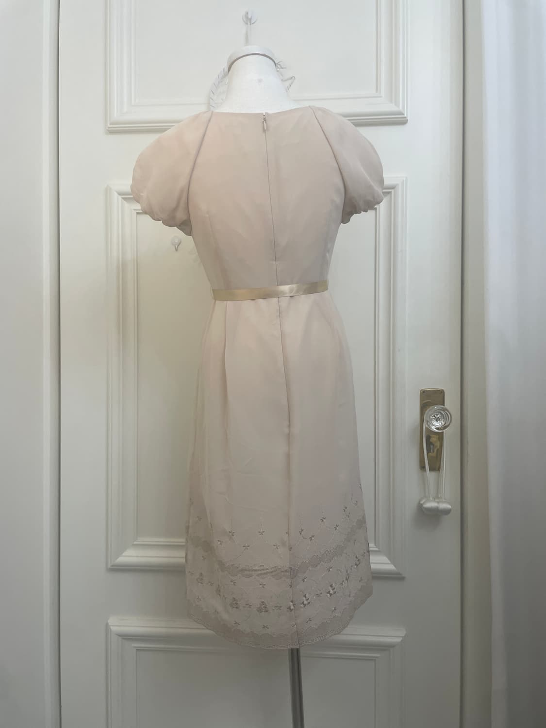 creambeige shirring embroidery point sat 상품이미지3
