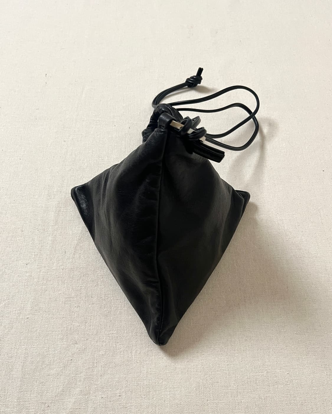 요지야마모토 피라미드 미니백 yohji yamamoto 핸드백 상품이미지4