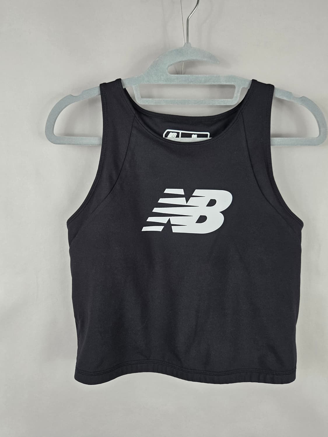 [무료배송]뉴발란스 95 여성 브라 내장 크롭탑 브라탑 민소매 블랙 상품이미지1