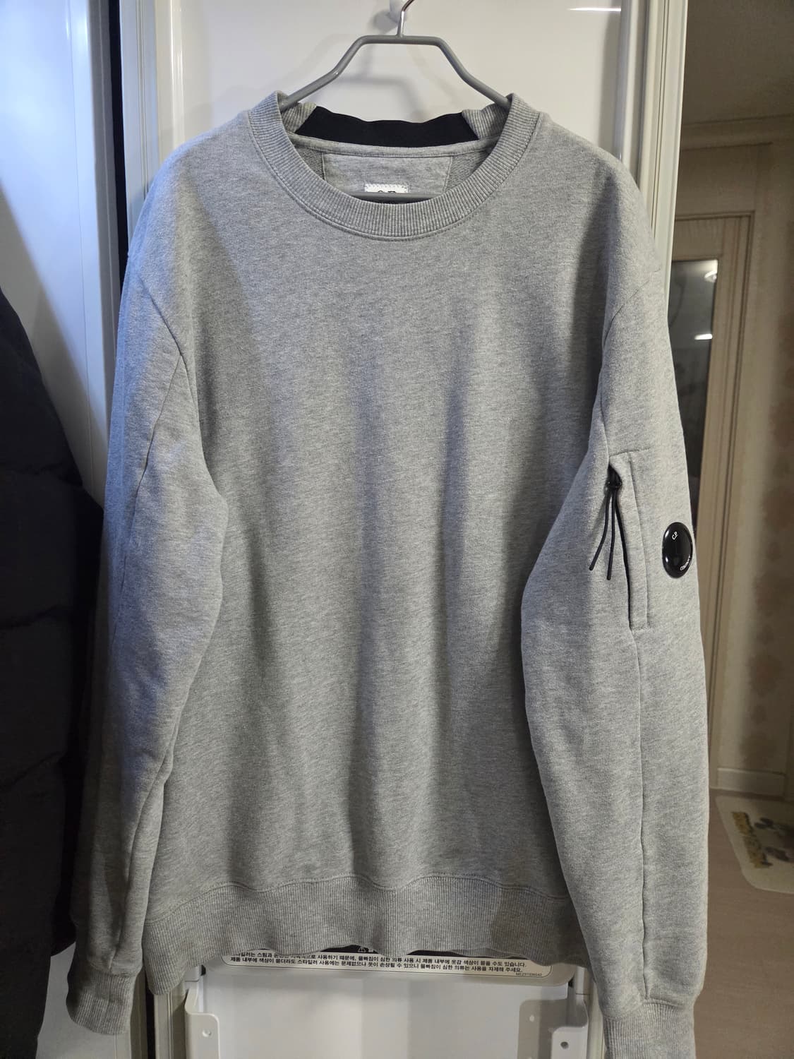 CP컴퍼니 다이애그널 레이즈드 맨투맨 L 상품이미지1