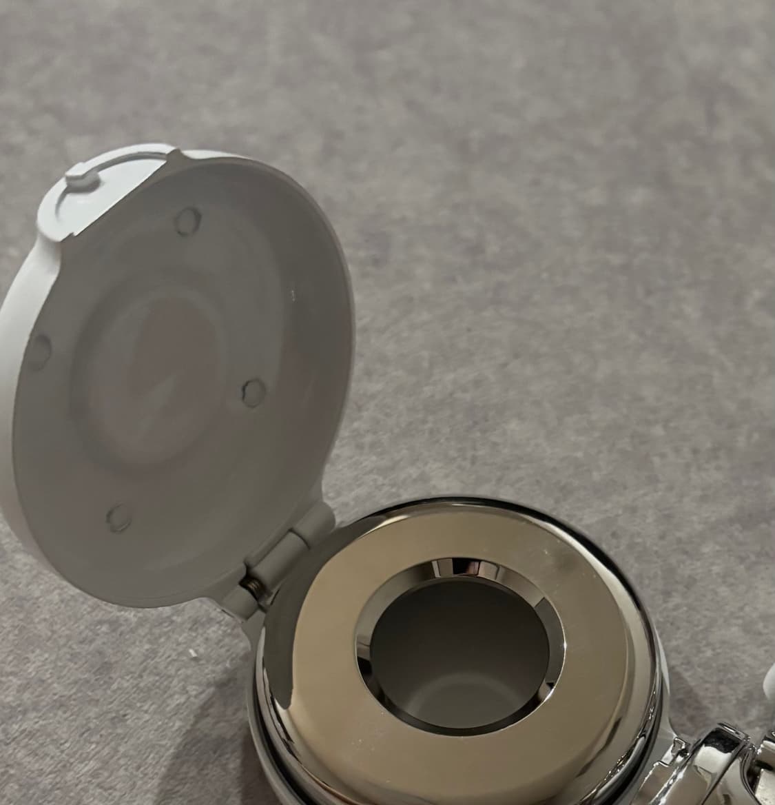 vivienne westwood 일본 비비안웨스트우드 공식 휴대용 재떨이 상품이미지1