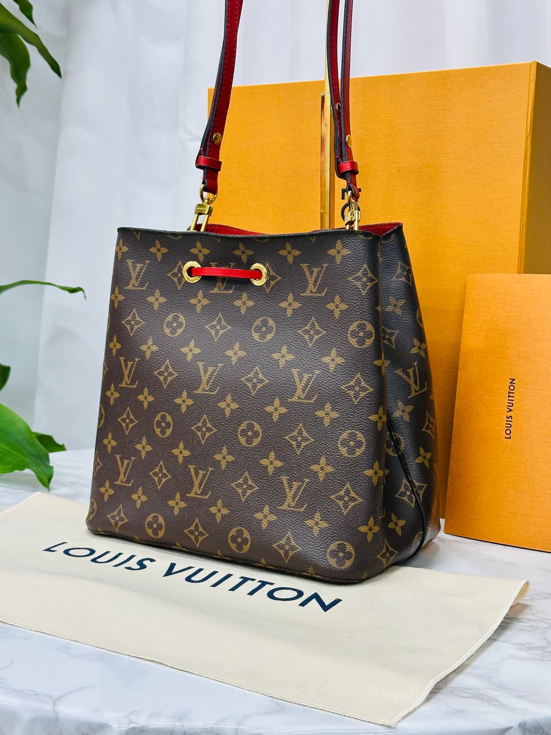 루이비통 네오노에 모노그램 레드 MM  상품이미지3