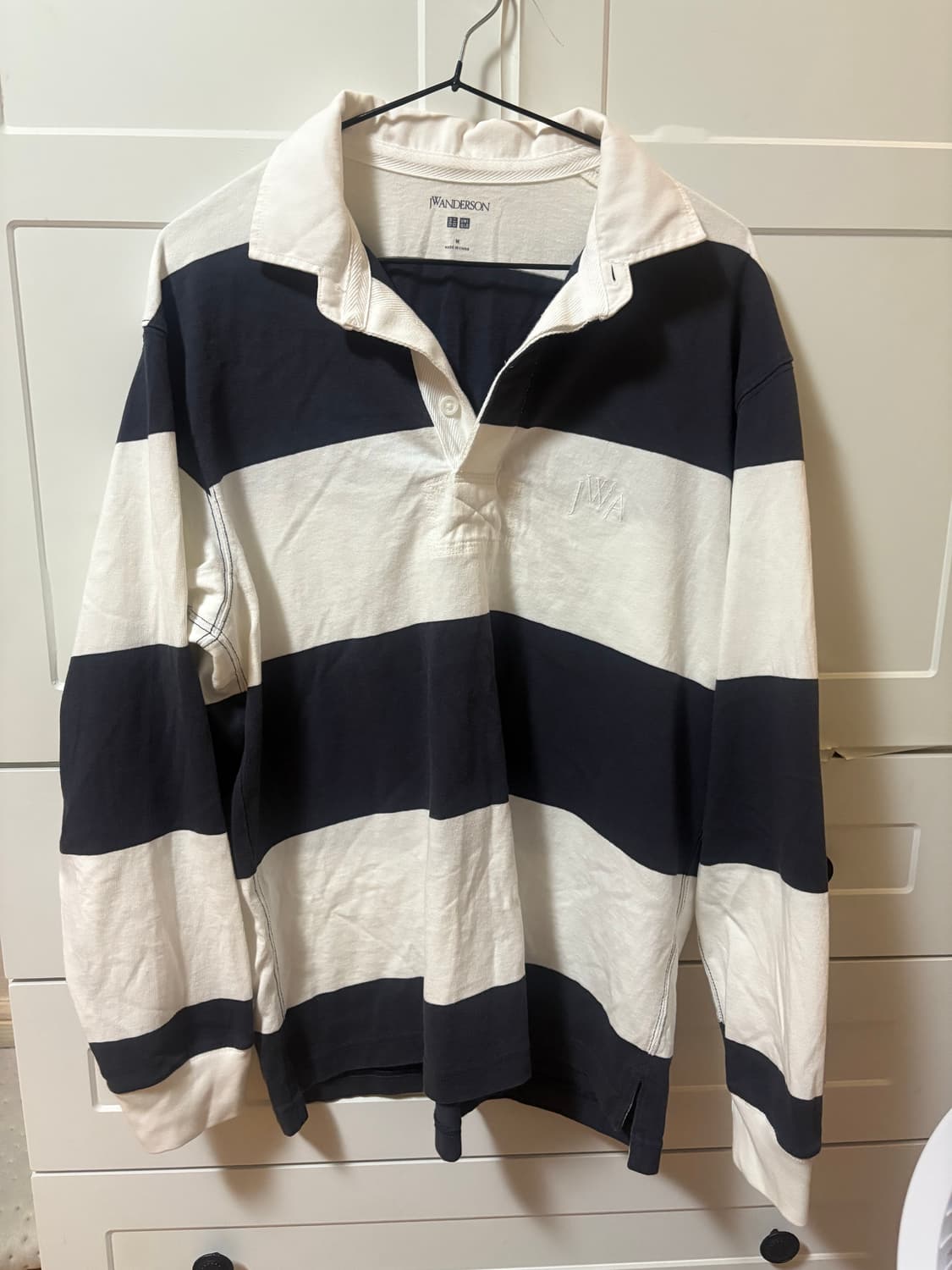 유니클로x JW Anderson 긴팔 카라티 상품이미지1