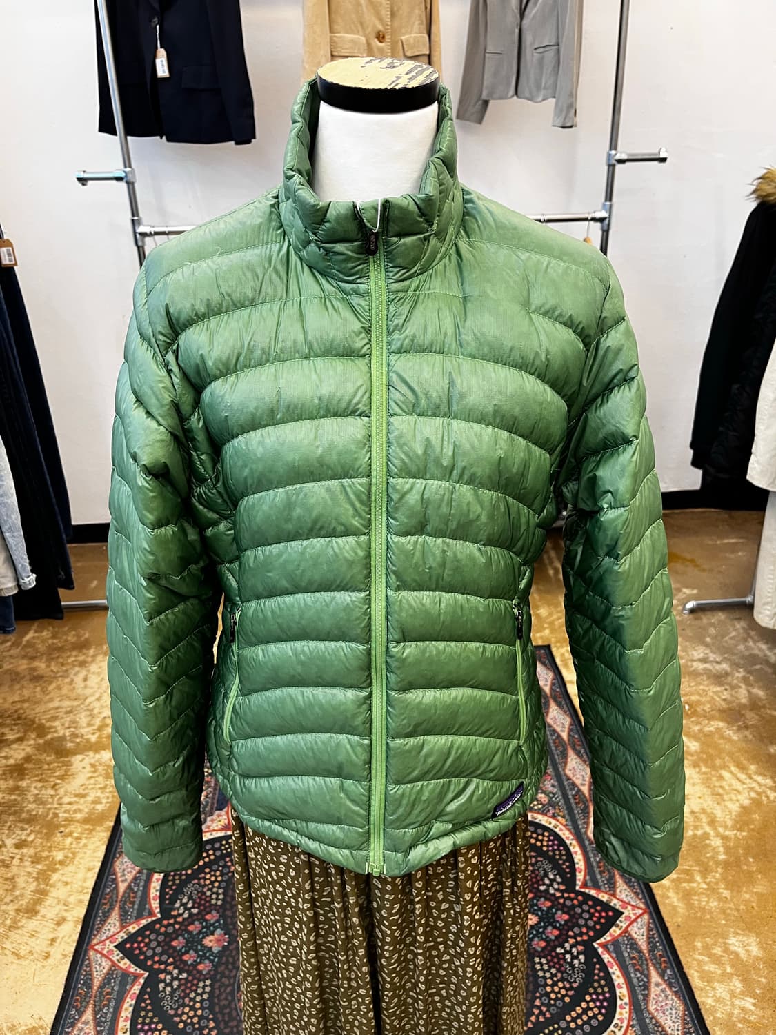 파타고니아 우먼즈 라이트 구스다운 경량패딩 상품이미지2