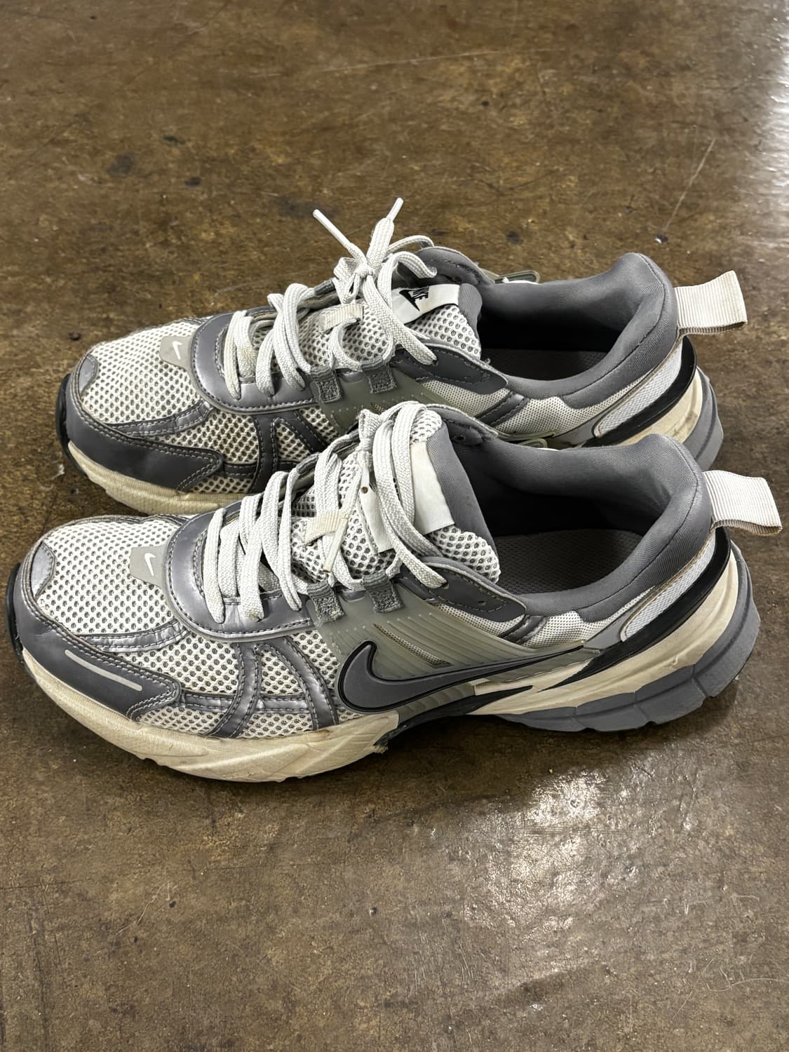 나이키 V2K 런 울프 그레이 운동화 280 상품이미지4