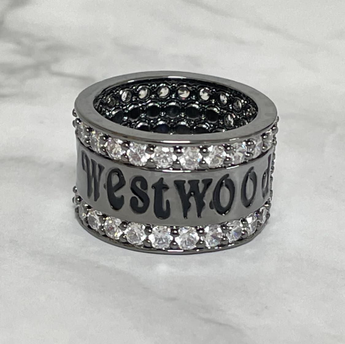 비비안웨스트우드 레터링 각인 화이트 크리스탈 그레이실버 큐빅링 반지 상품이미지2
