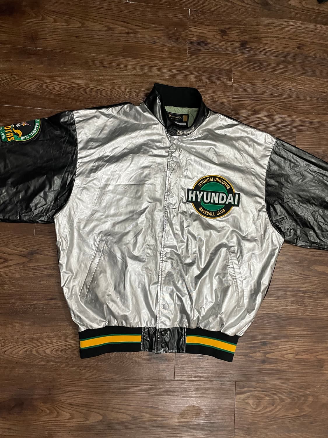 미즈노 현대 유니콘스 레트로 유광 점퍼 상품이미지3