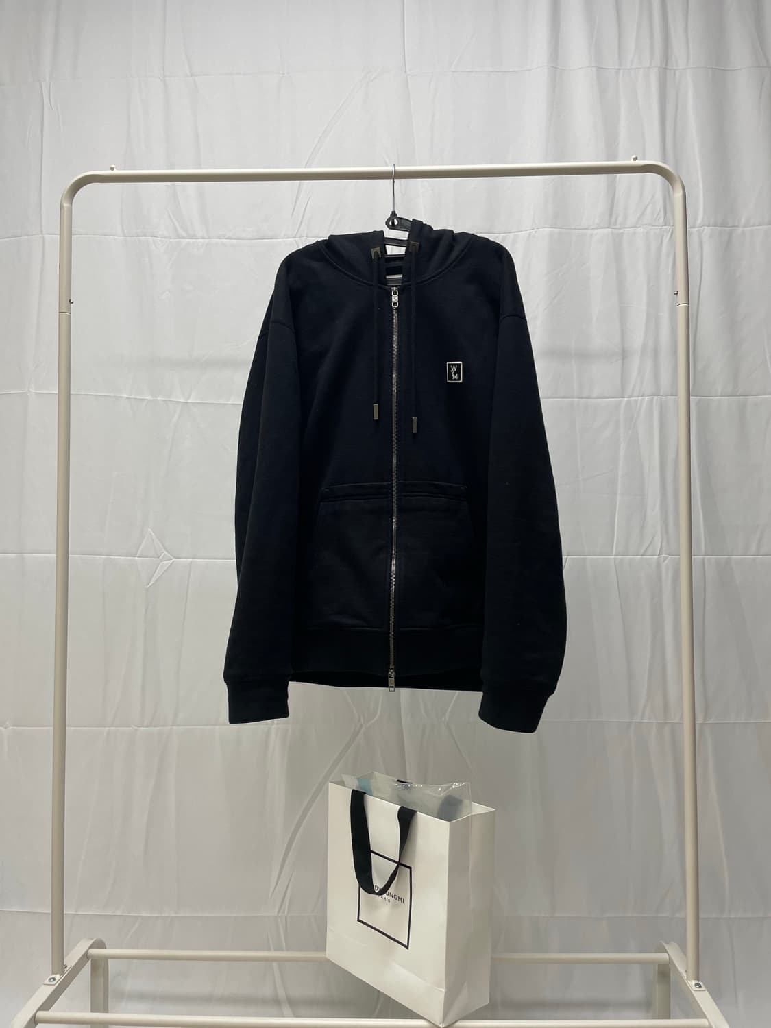 [구성존재] 우영미 백로고 후드집업 블랙 [52] 상품이미지1