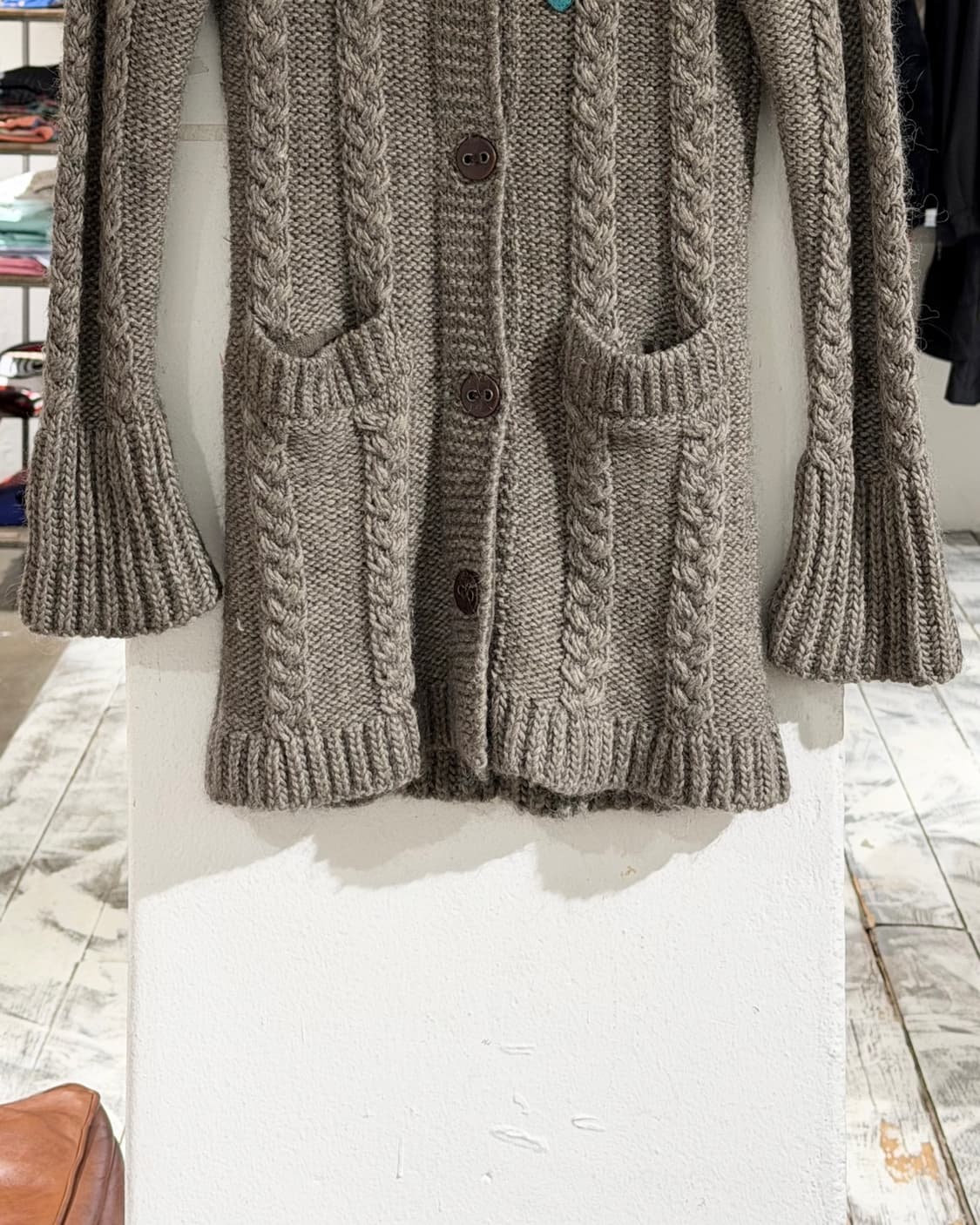 크리스찬 디올 그레이 팬던트 포켓 케이블니트 가디건 상품이미지5