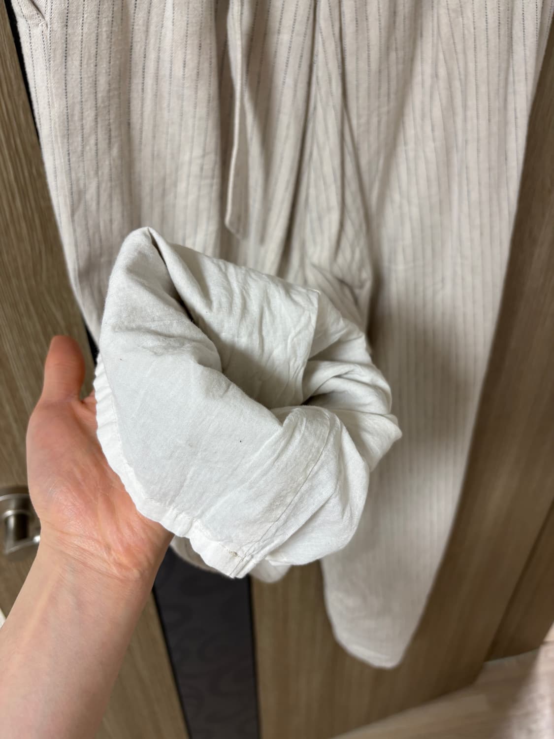 Hansol Kim. Curved wool pants 상품이미지4