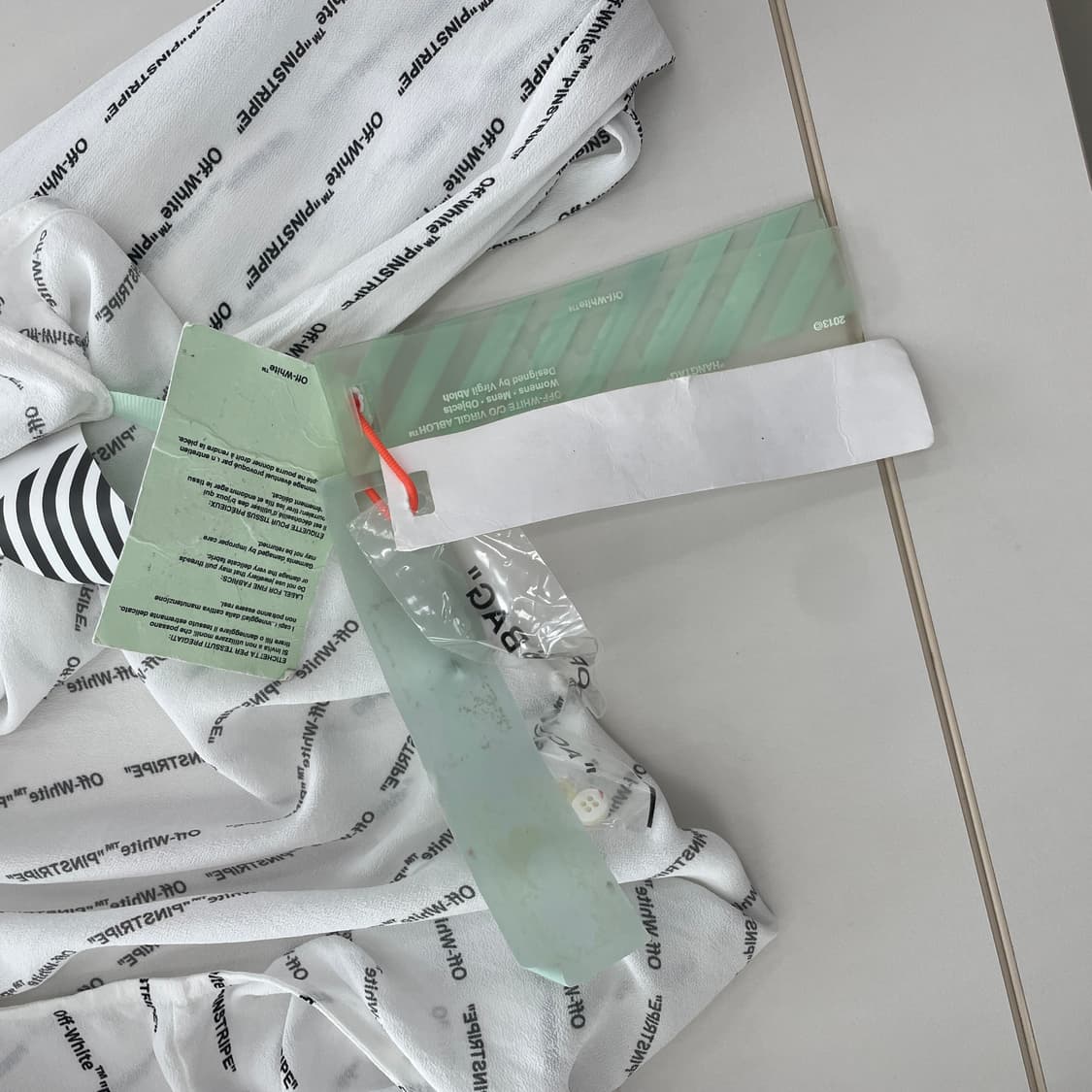 새상품 오프화이트 레터링 크롭 셔츠 상품이미지5