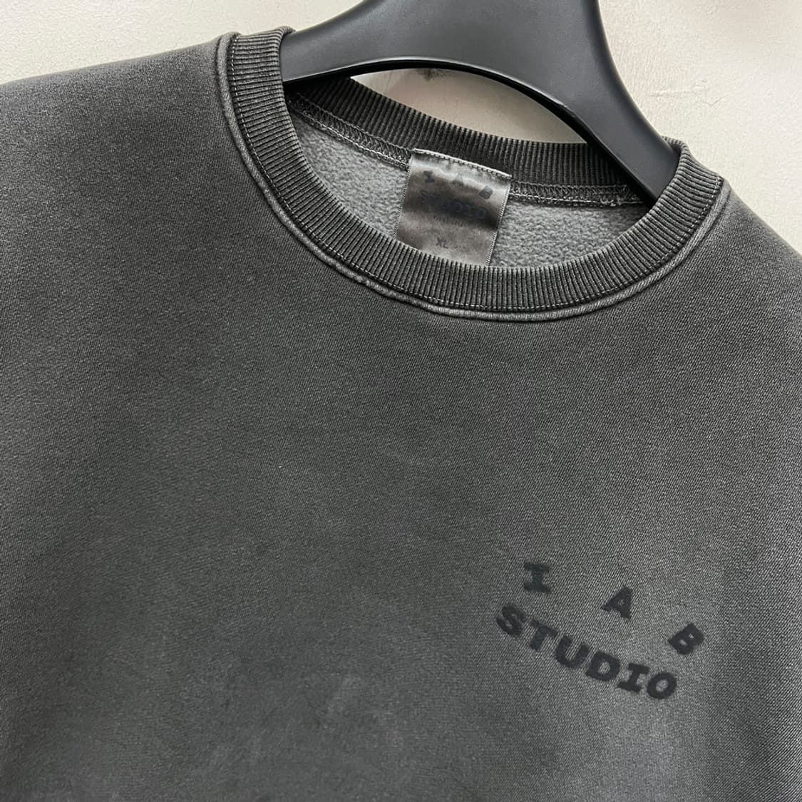 아이앱 스튜디오 피그먼트 워시드 스웻 맨투맨 XL 상품이미지4