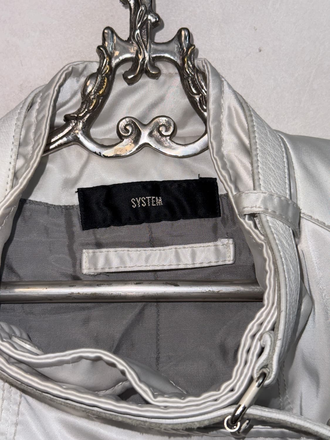 SYSTEM white satin two ways buckle jk 상품이미지4