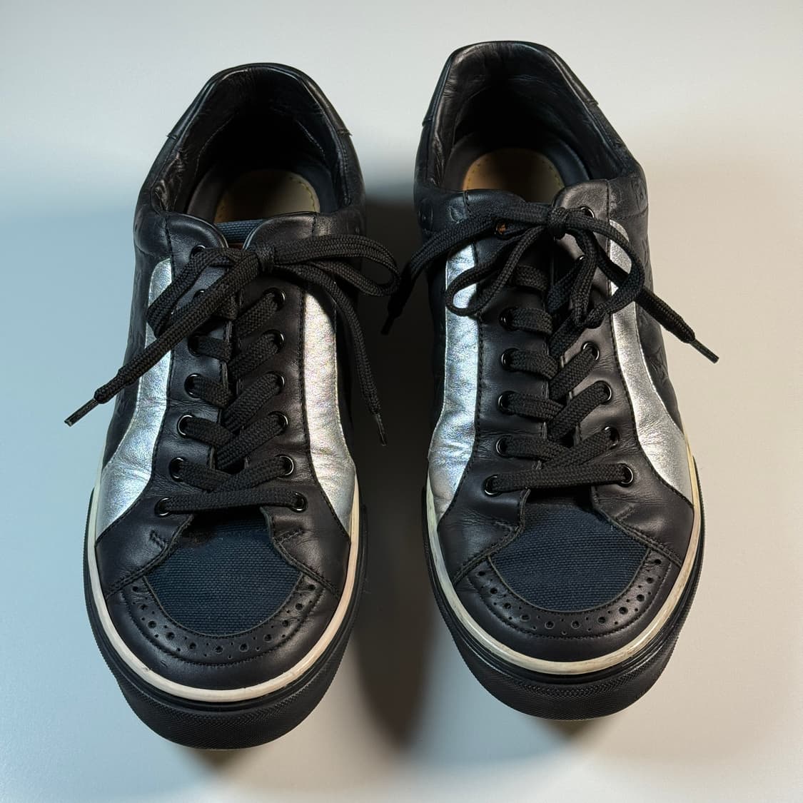 루이비통 블랙 모노그램 스니커즈 250 상품이미지3