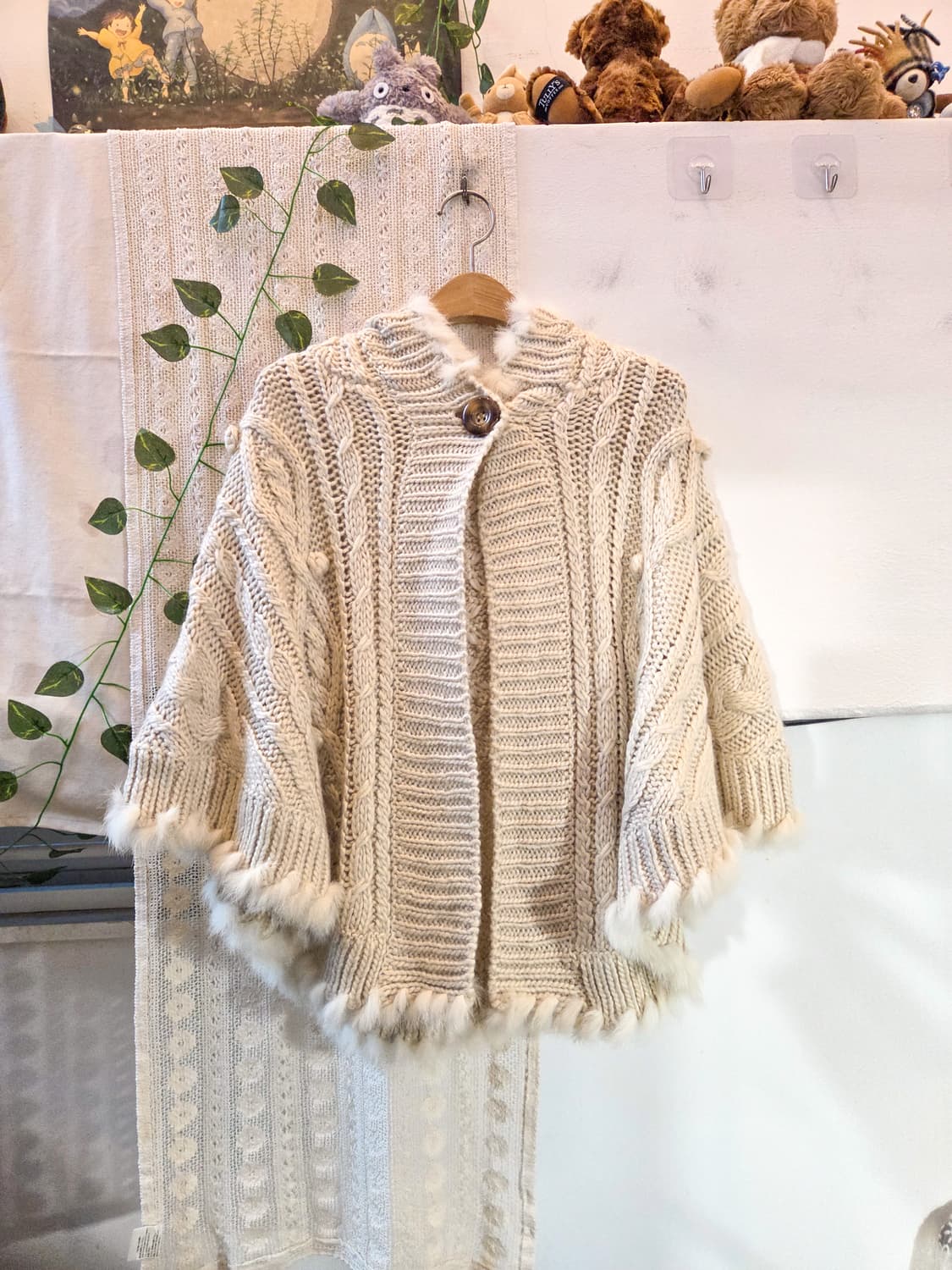 earth music 퍼 트리밍 케이프 가디건 상품이미지1