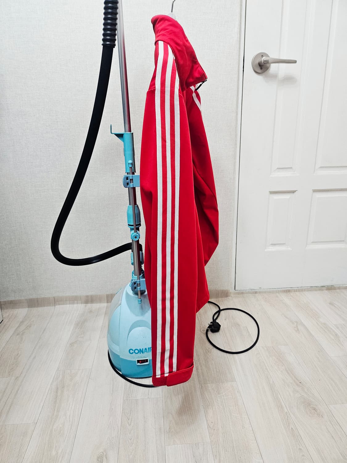 (100)L 아디다스 에센셜 클래식 3S우븐 [빨흰] 트랙탑 바람막이 상품이미지5