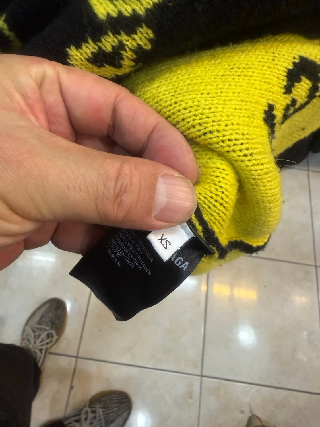 100 정품 발렌시아가 멀티 로고 니트 팝니다 상품이미지3