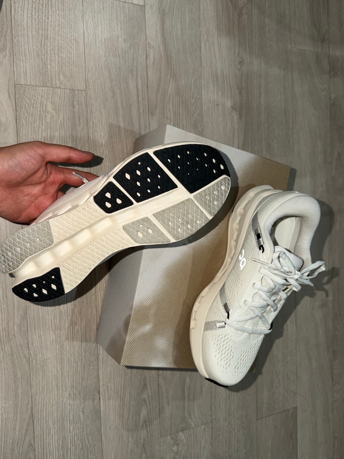 온러닝 클라우드 서퍼 2   245새상품풀박 상품이미지2