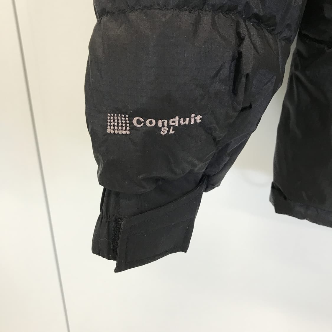 마운틴하드웨어 콘듀잇 구스다운 패딩점퍼 [L사이즈] 상품이미지3