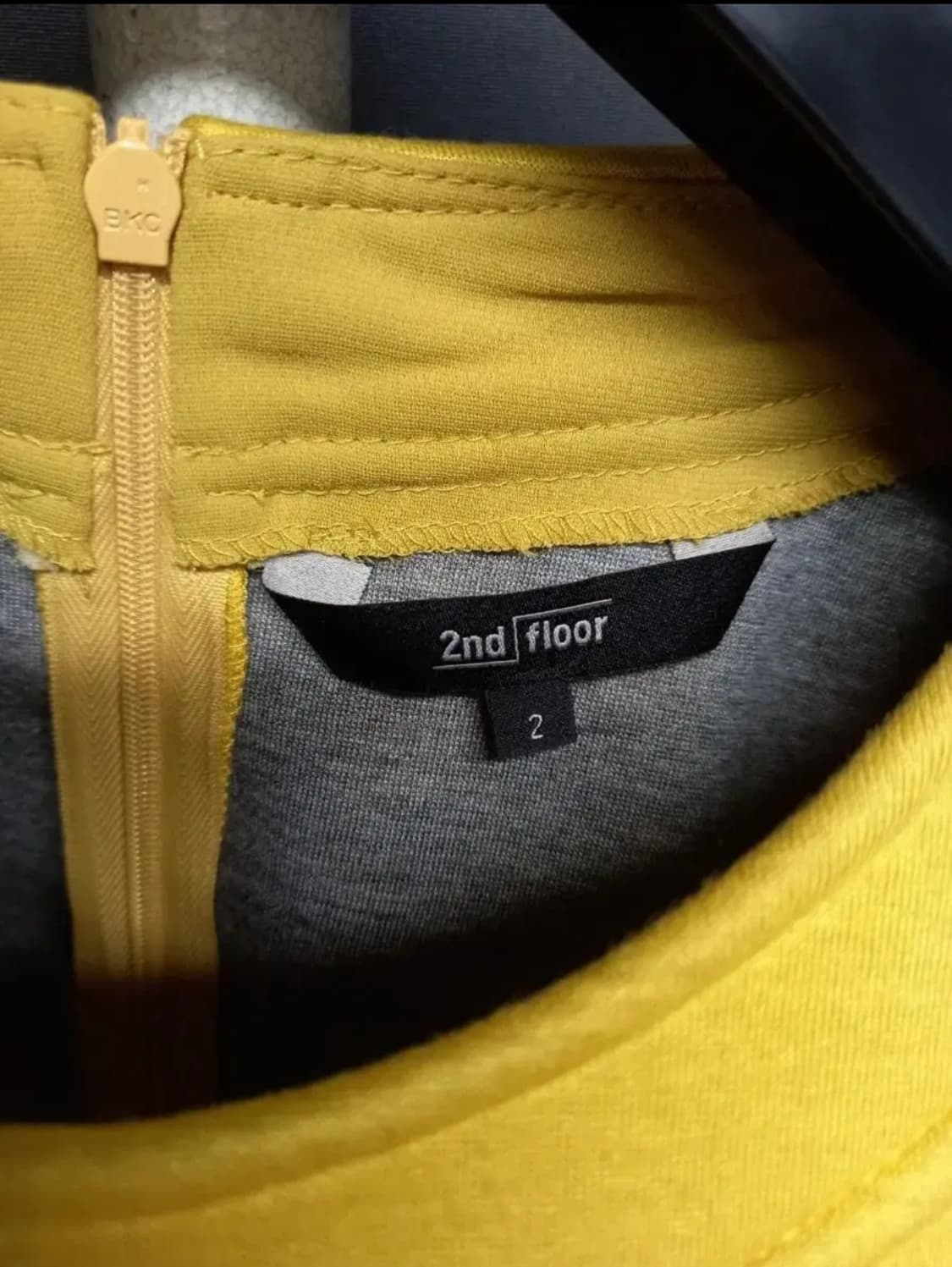 세컨플로어 얇은 네오프렌 맨투맨 55.66 상품이미지8