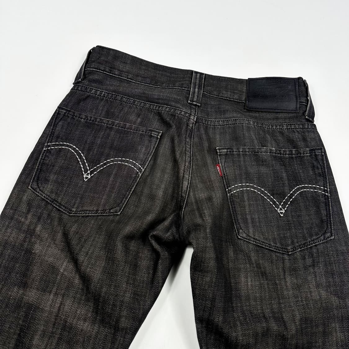 28 리바이스 522 여성 슬림 스트레이트 흑청 데님팬츠 상품이미지4