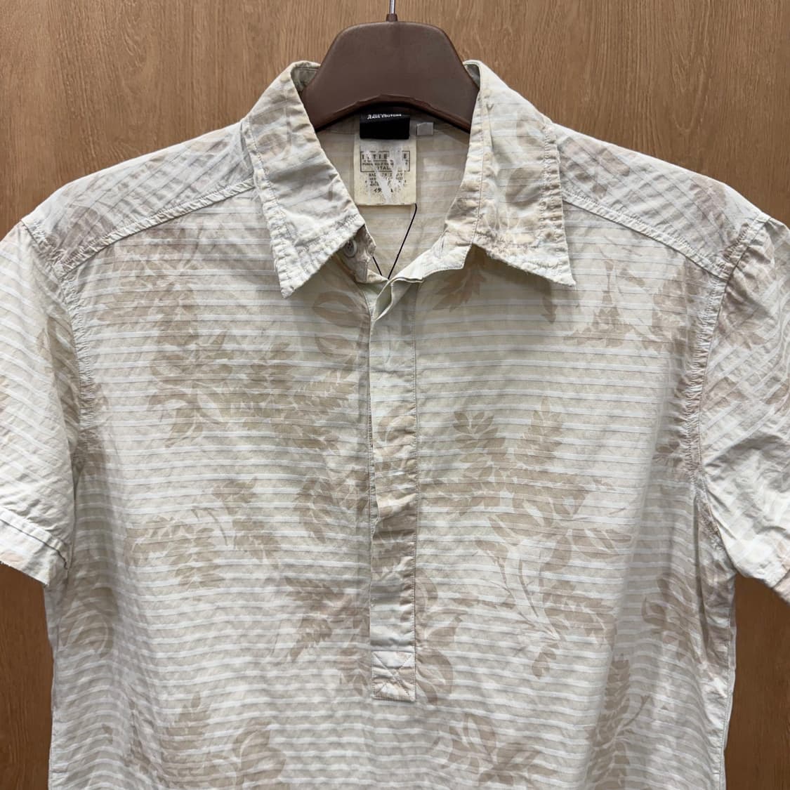 베르사체 진스 꾸뛰르 플로럴 스트라이프 반팔 셔츠 하프버튼 베이지 상품이미지4