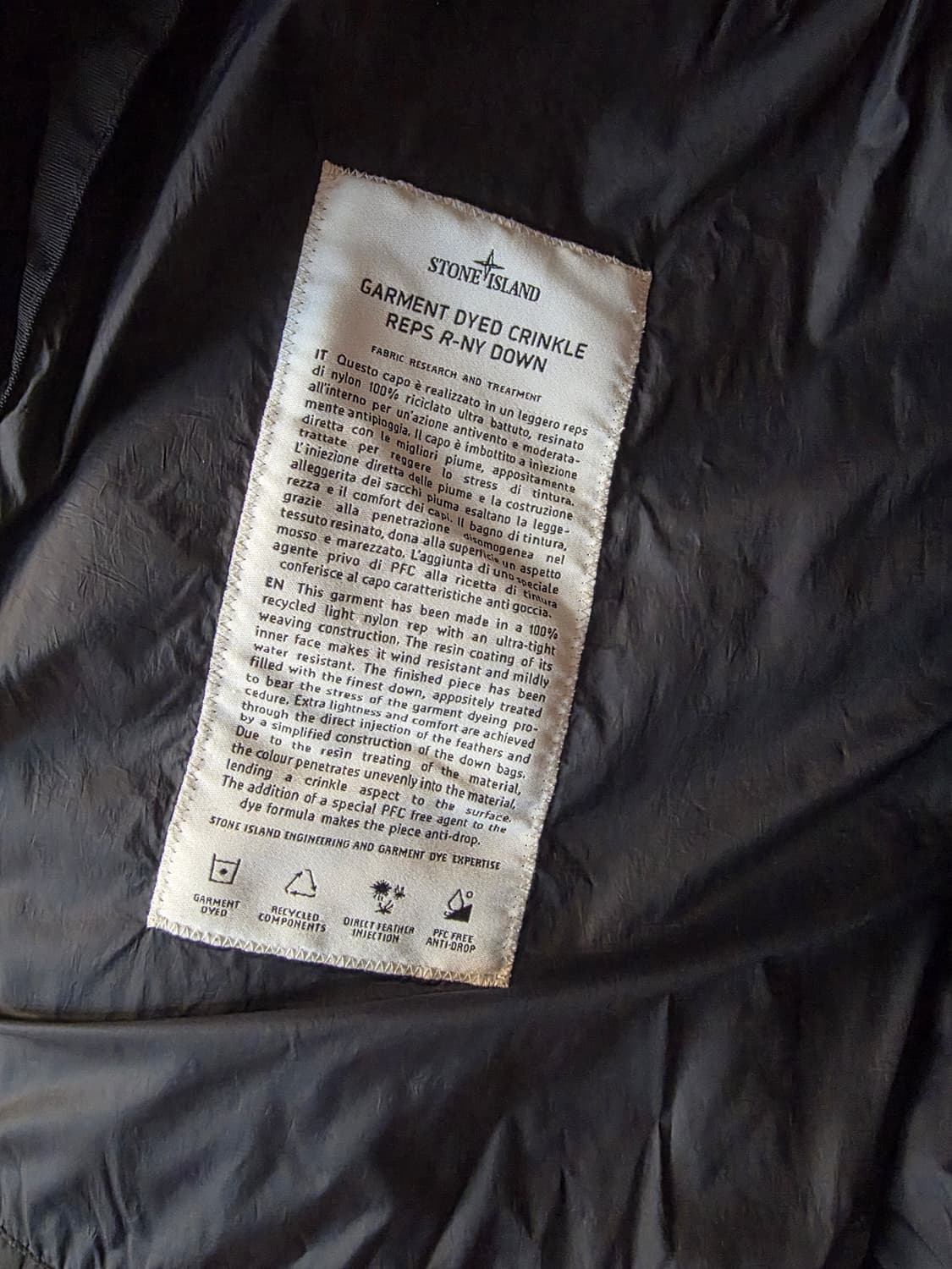 [23FW] 스톤아일랜드 크링클랩스 숏 다운 패딩 L 사이즈 상품이미지7