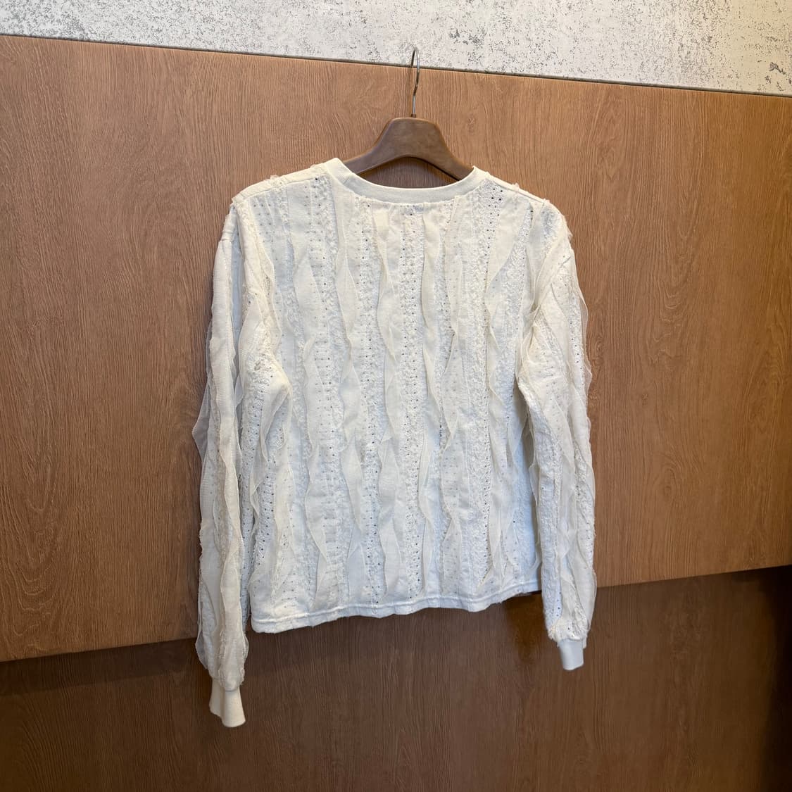 빈티지 라운드넥 니트 레이스 프릴 패널 디테일 루즈핏 아이보리 상품이미지5