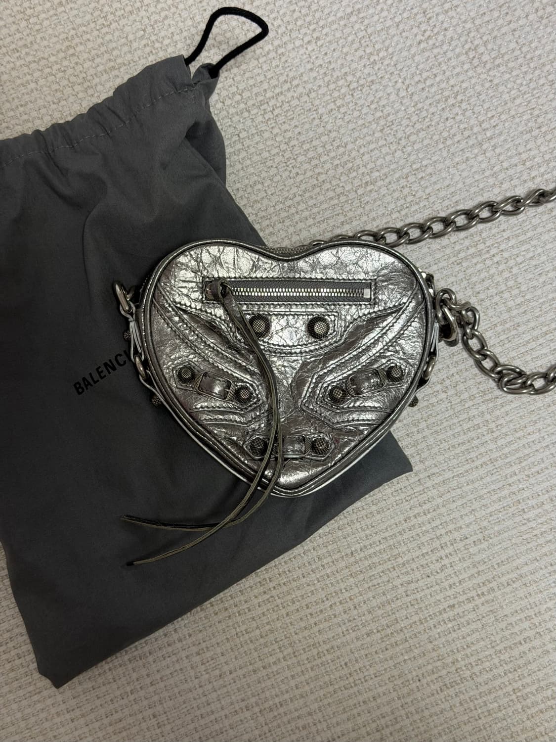 발렌시아가 하트백 실버 상품이미지1