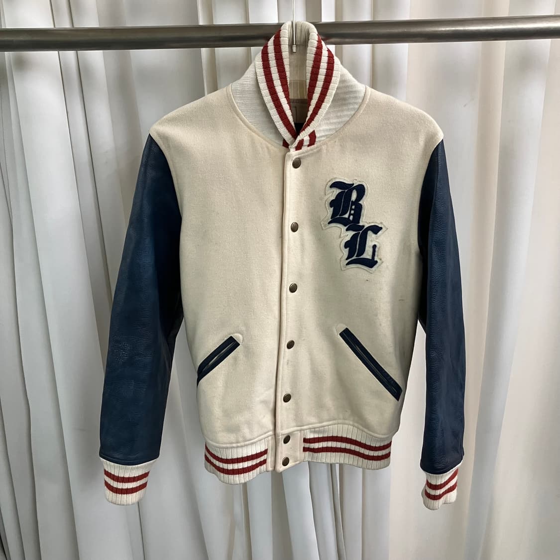 버버리 블루라벨 로고 와펜 가죽 소매 스타디움 자켓 M 상품이미지1