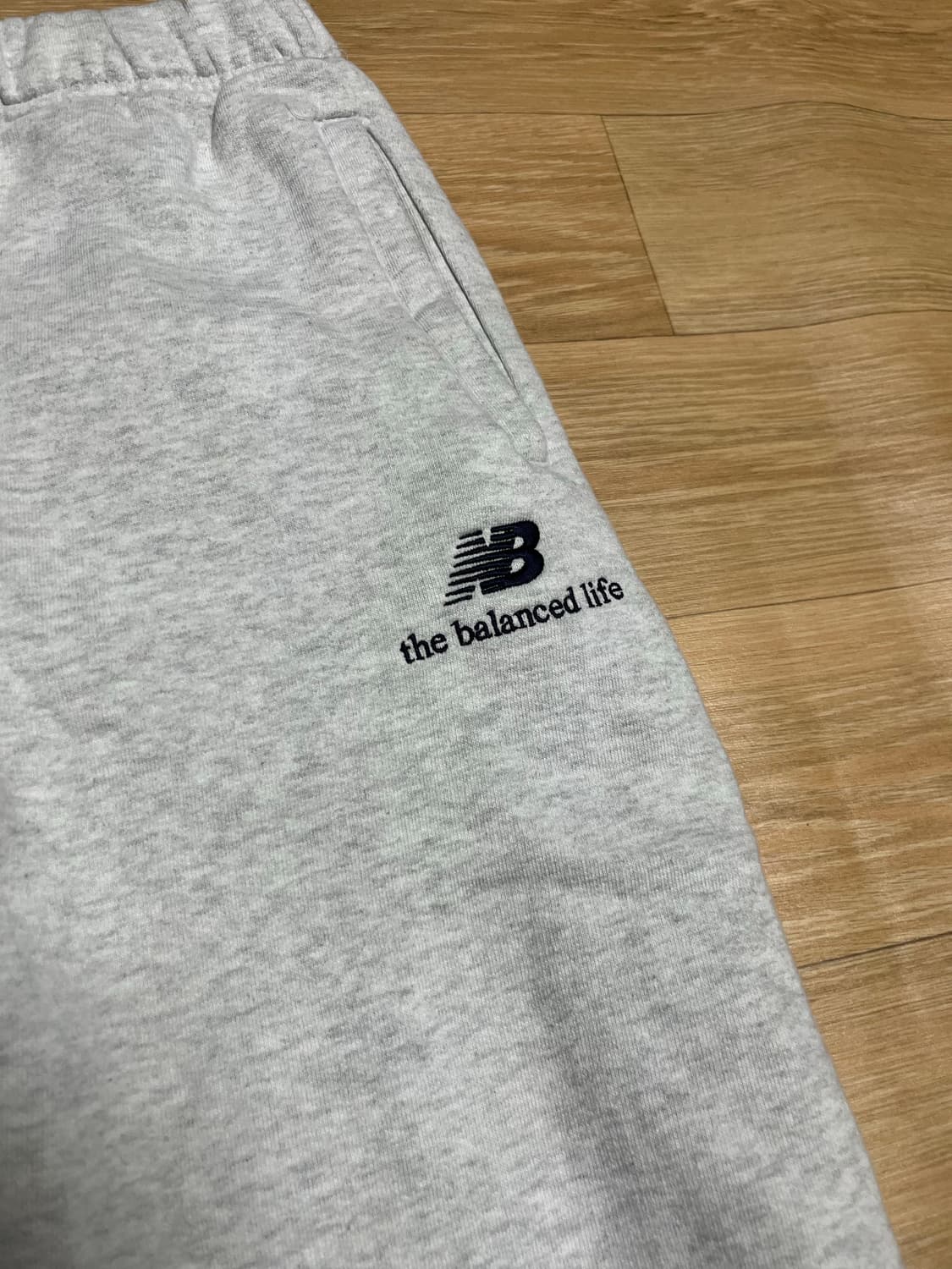 뉴발란스 아이보리 기모 트레이닝 바지 상품이미지3