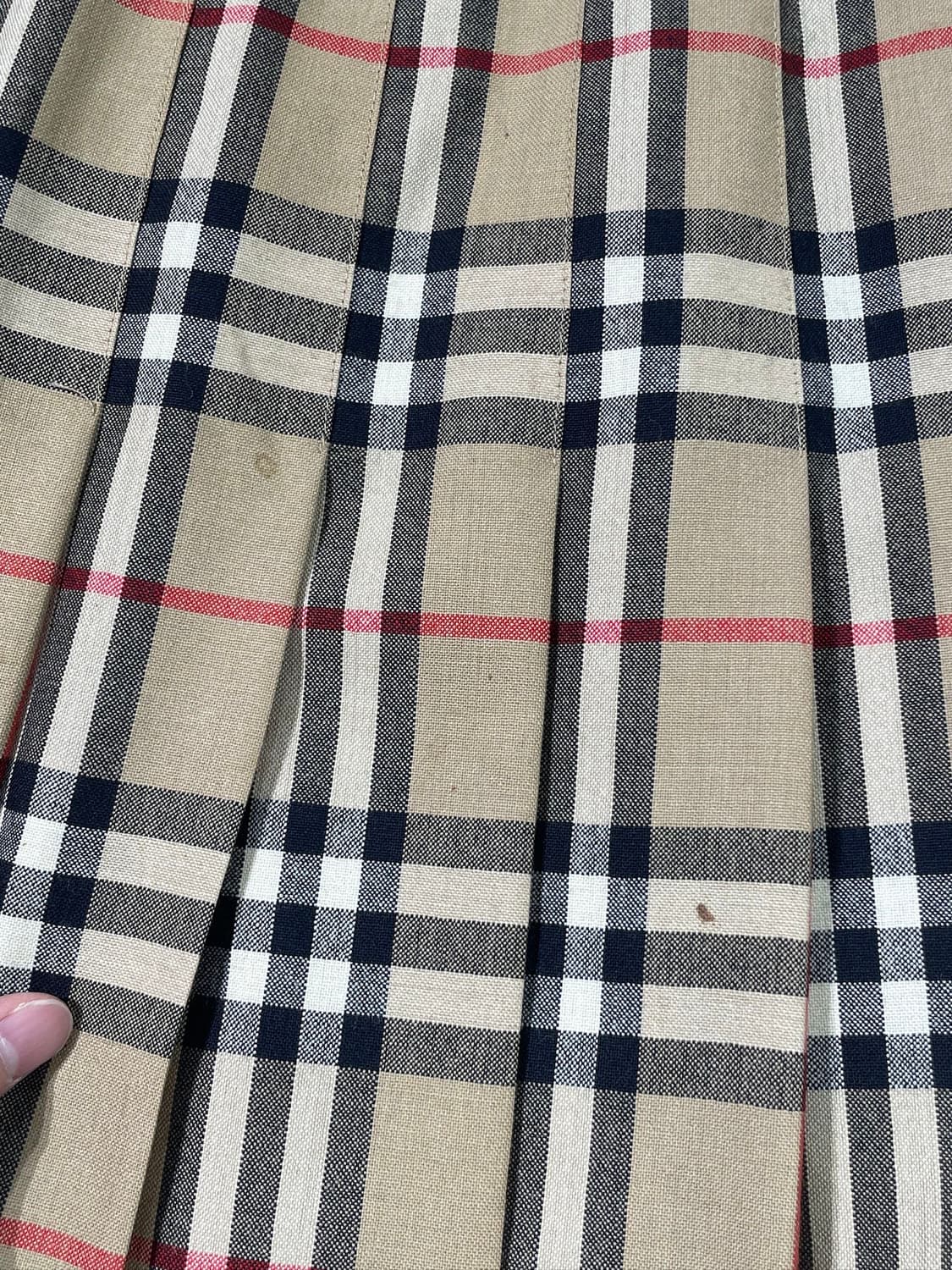 버버리 베이지 노바체크 버클 플리츠 미디스커트 상품이미지10