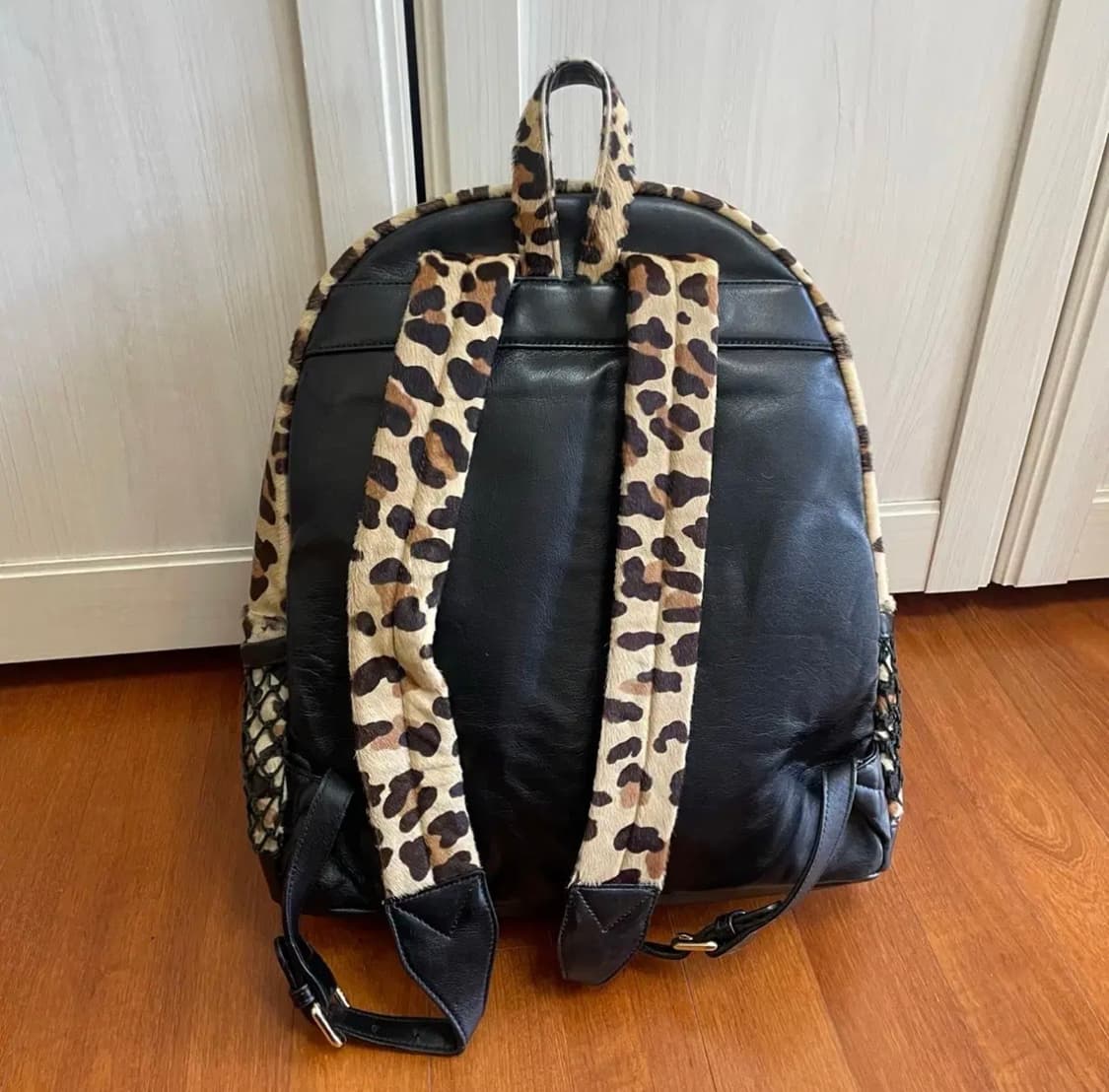 MCM x 페노메논 레오파드 백팩 상품이미지3