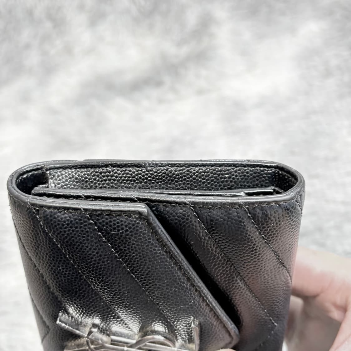 입생로랑 마틀라세 반지갑 상품이미지6