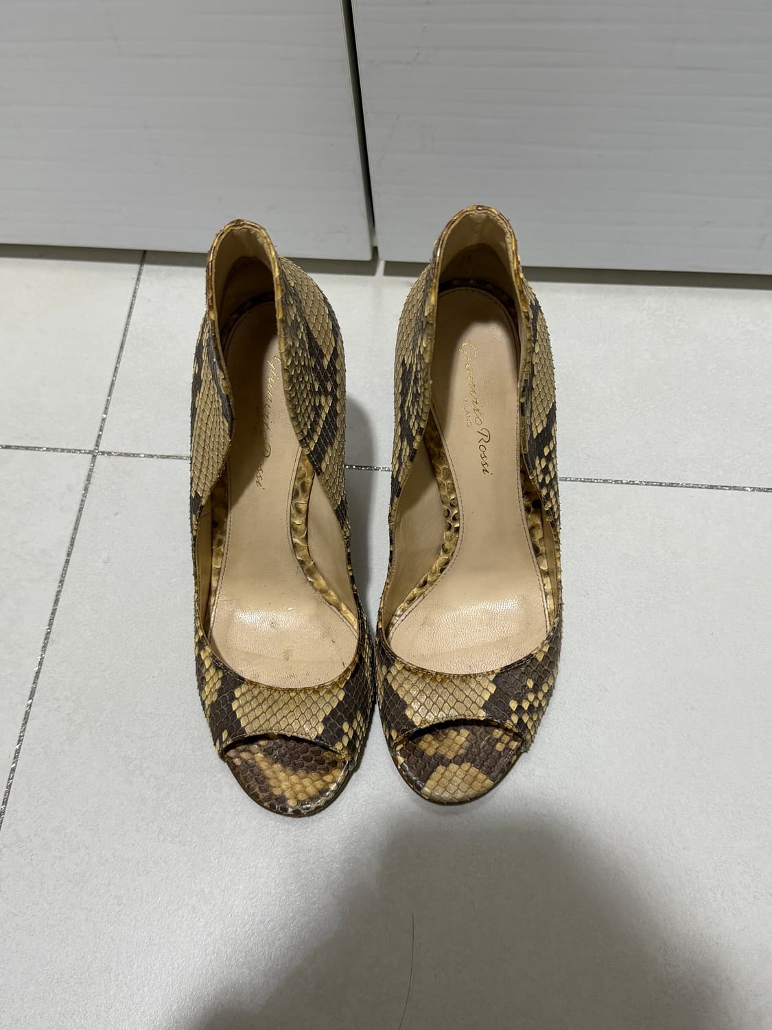 지안비토 로시 뱀피 힐 상품이미지1